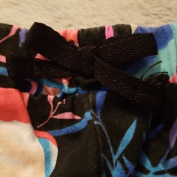 Girls shorts - Picture 3 of 4